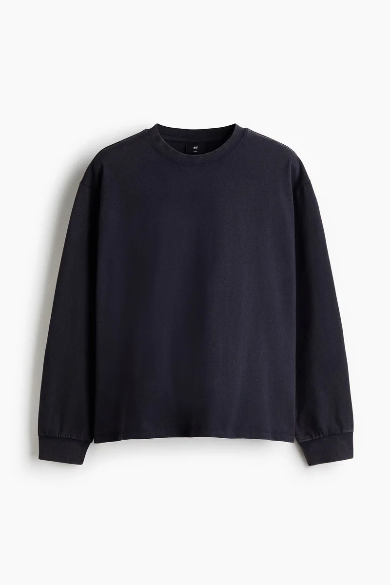 اتش اند ام بلوزة بأكمام طويلة مطبوعة بقصة فضفاضة